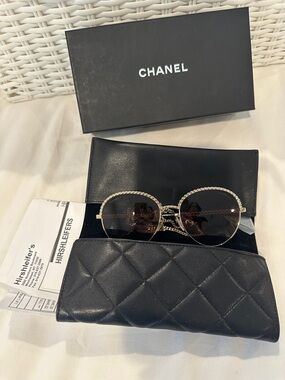 Chanel Chain sunglasses with Chain Gold Authentic